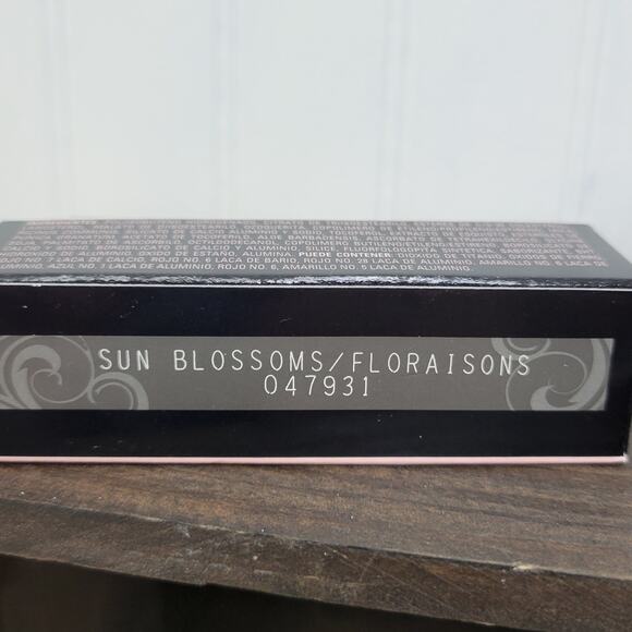 Mary Kay Sun Blossoms Nourishine Plus Lip Gloss - Picture 2 of 4